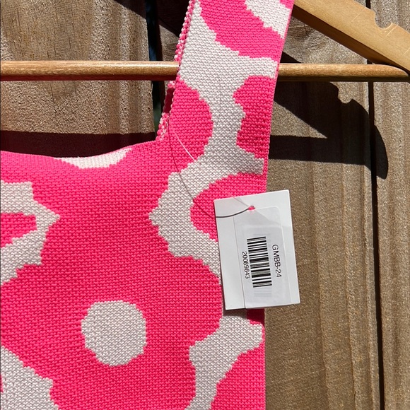 Boutique Pink and White Floral Knit Bag Nwt New - Picture 5 of 7